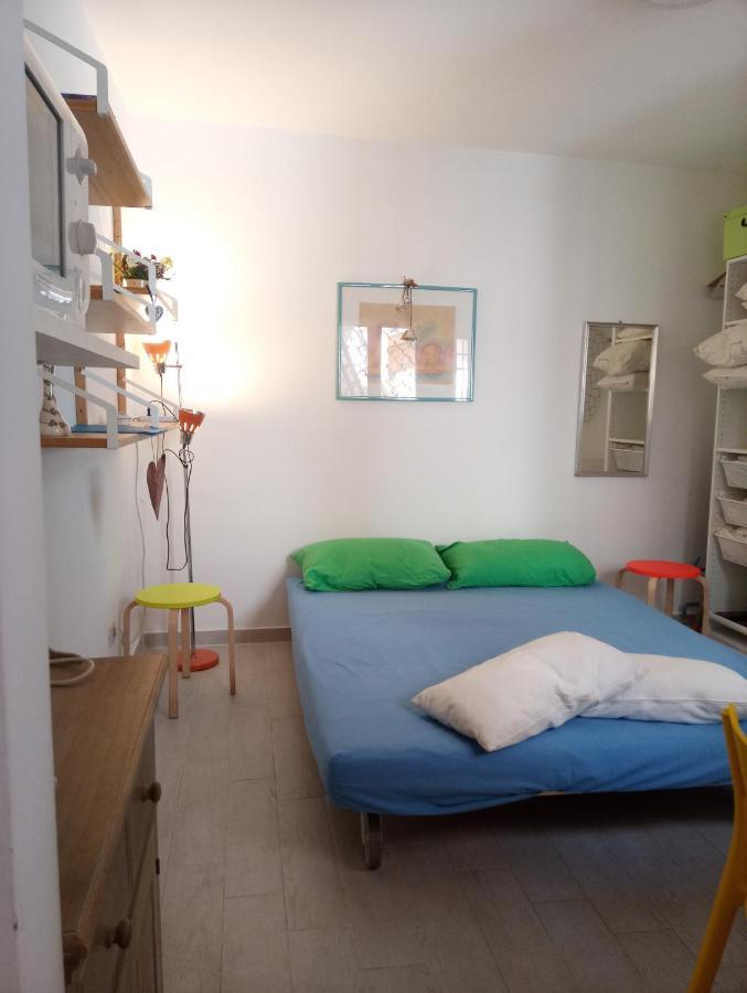 Studio Apartment, Super Position Rome Luaran gambar